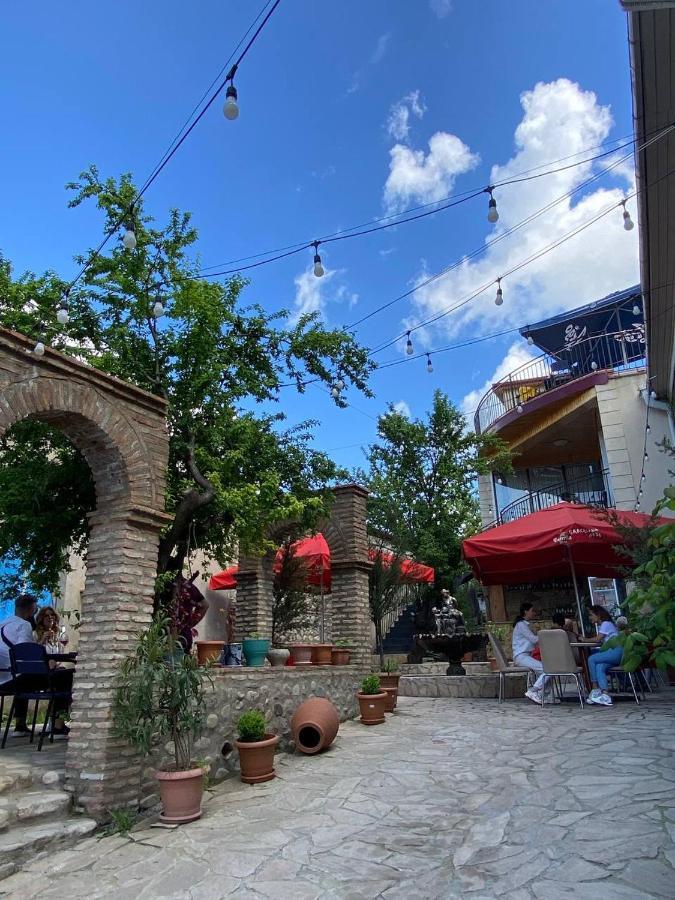 Hotel Traveler Signagi Exterior foto